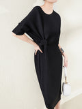 Momentlover Stylish Irregularity Loose Pleated Solid Color Round-Neck Midi Dresses